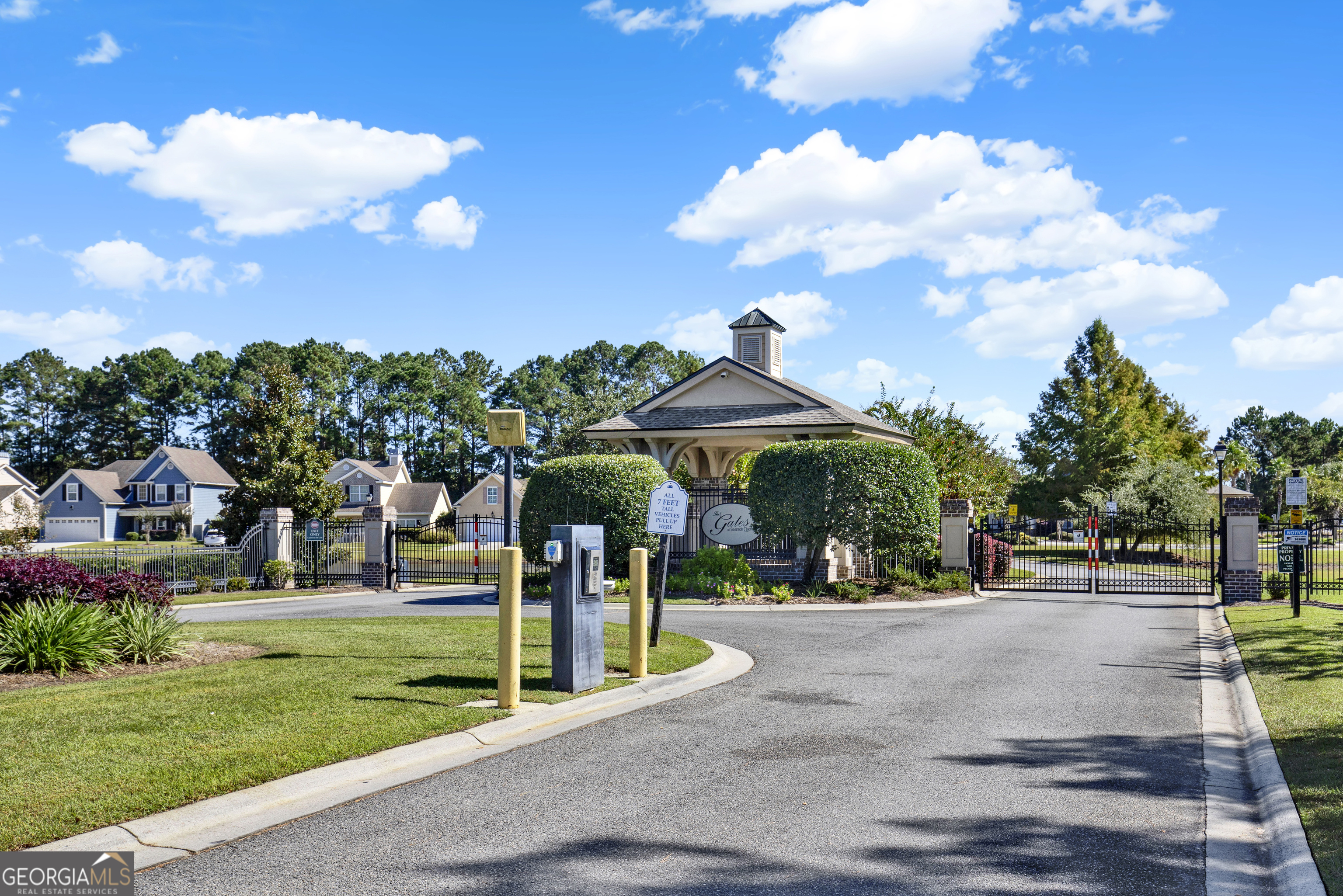 18 Stone Gate Court Pooler, GA 31322 - Photo 27 of 32 a view of a park with plants and a fountain