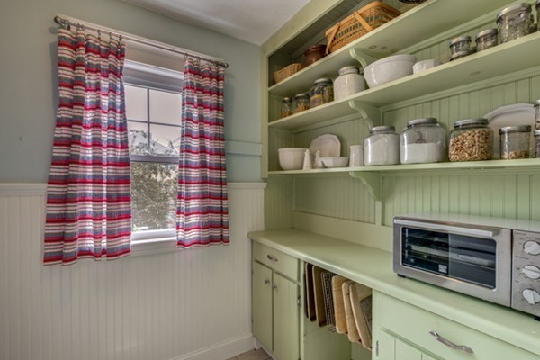 48 Wellington Road Medford, MA 02155 - Photo 12 of 30 Gallery Image 12