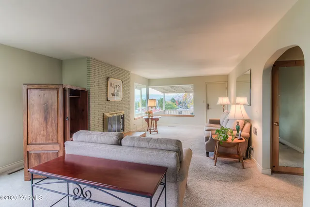 $525,000 | 6406 Englewood Avenue, Yakima, WA 98908