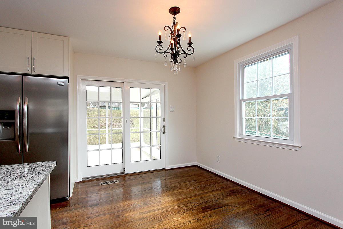 215 Radstock Road Catonsville, MD 21228 - Photo 12 of 29 Dining Room