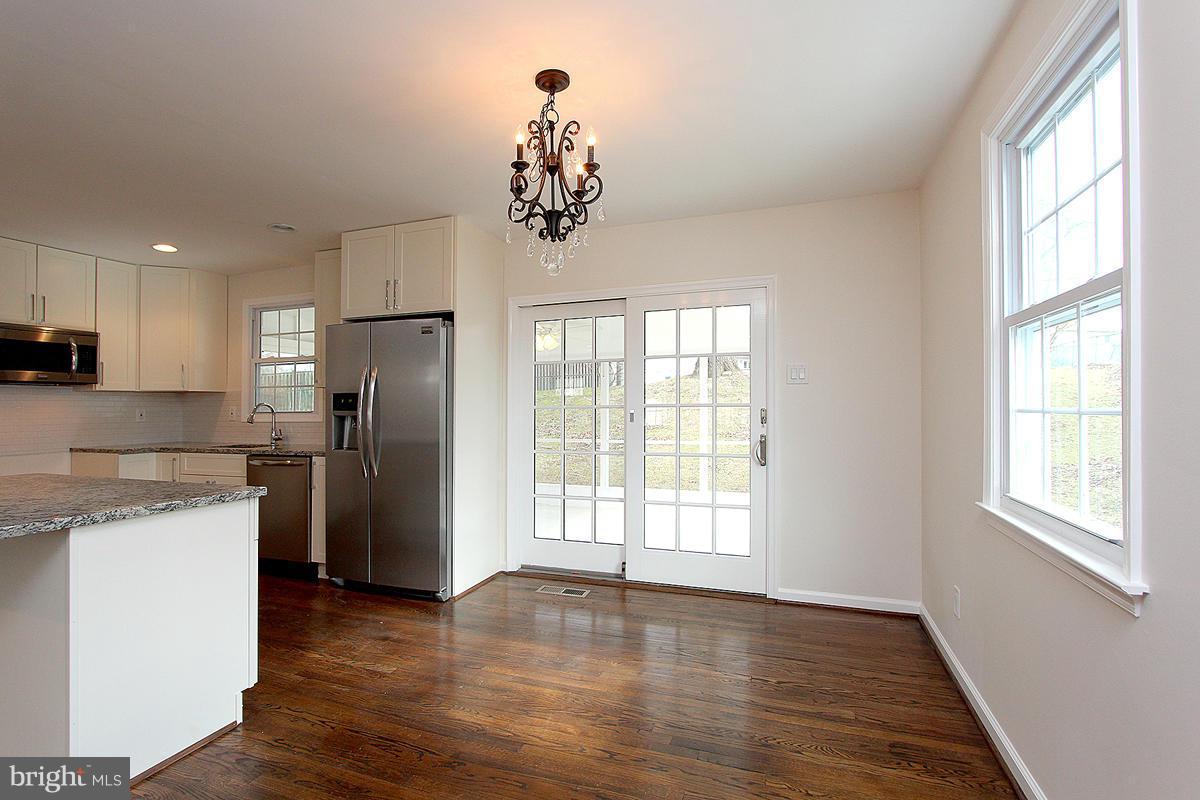 215 Radstock Road Catonsville, MD 21228 - Photo 13 of 29 Dining Room