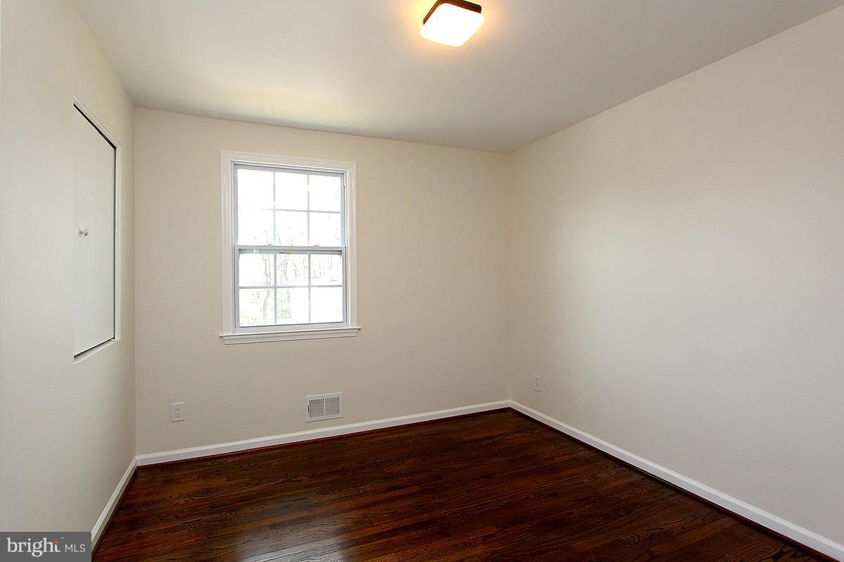 215 Radstock Road Catonsville, MD 21228 - Photo 15 of 29 Bedroom