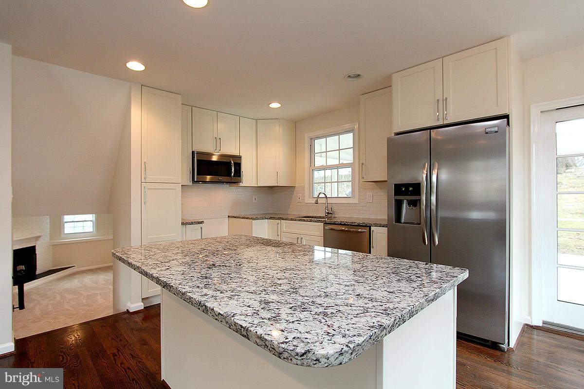215 Radstock Road Catonsville, MD 21228 - Photo 3 of 29 Kitchen