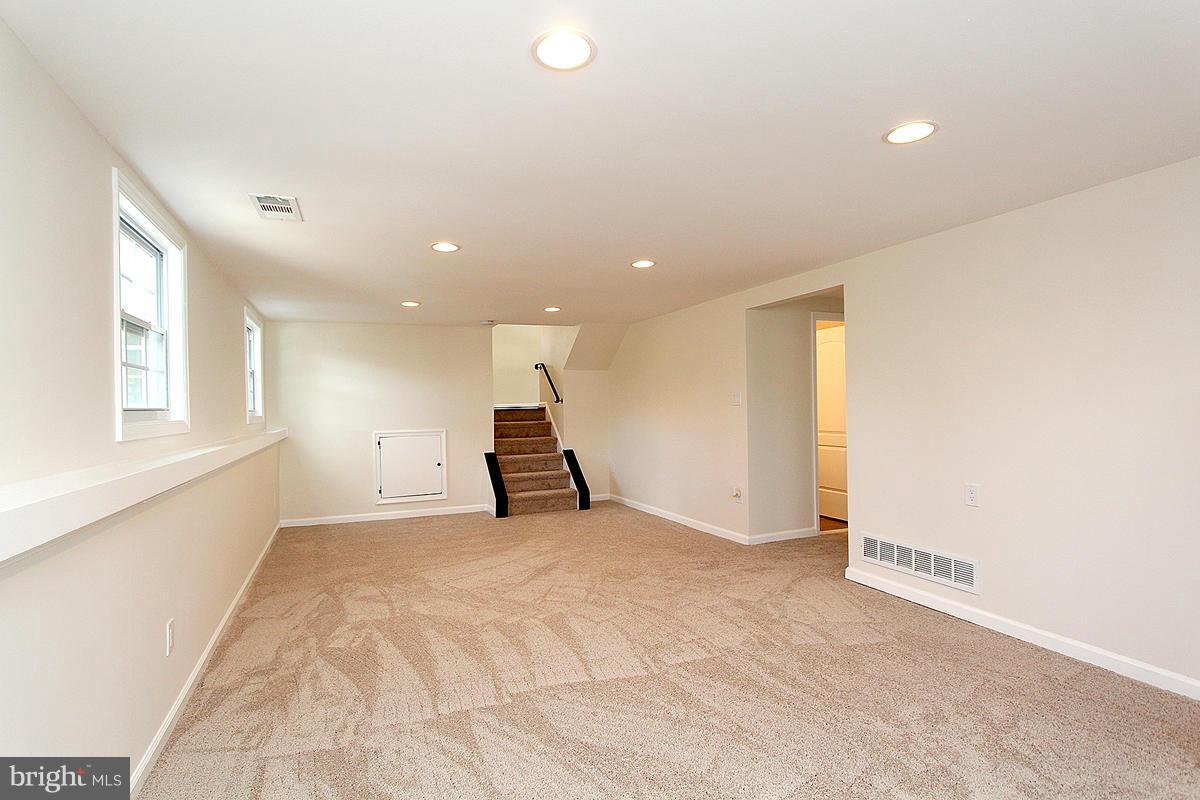 215 Radstock Road Catonsville, MD 21228 - Photo 25 of 29 Family Room