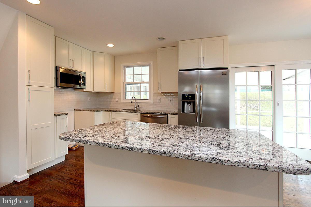 215 Radstock Road Catonsville, MD 21228 - Photo 4 of 29 Kitchen