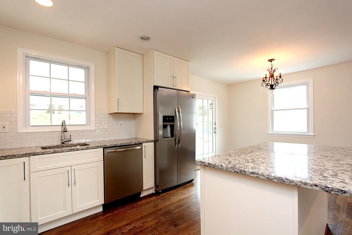 215 Radstock Road Catonsville, MD 21228 - Photo 6 of 29 Kitchen