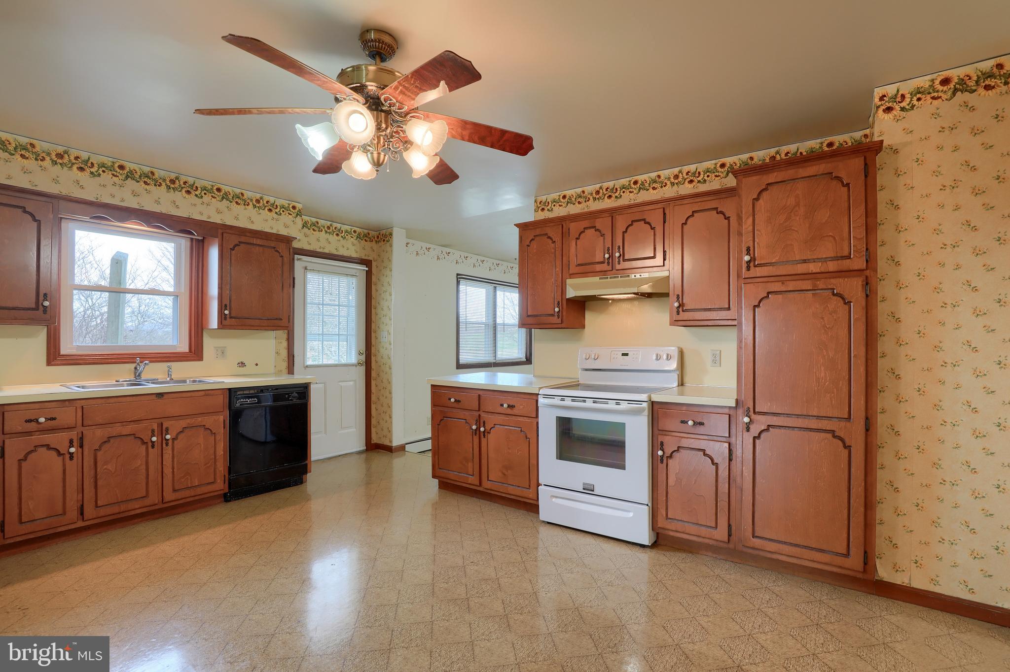 6746 Elizabethtown Road Manheim, PA 17545 - Photo 33 of 51