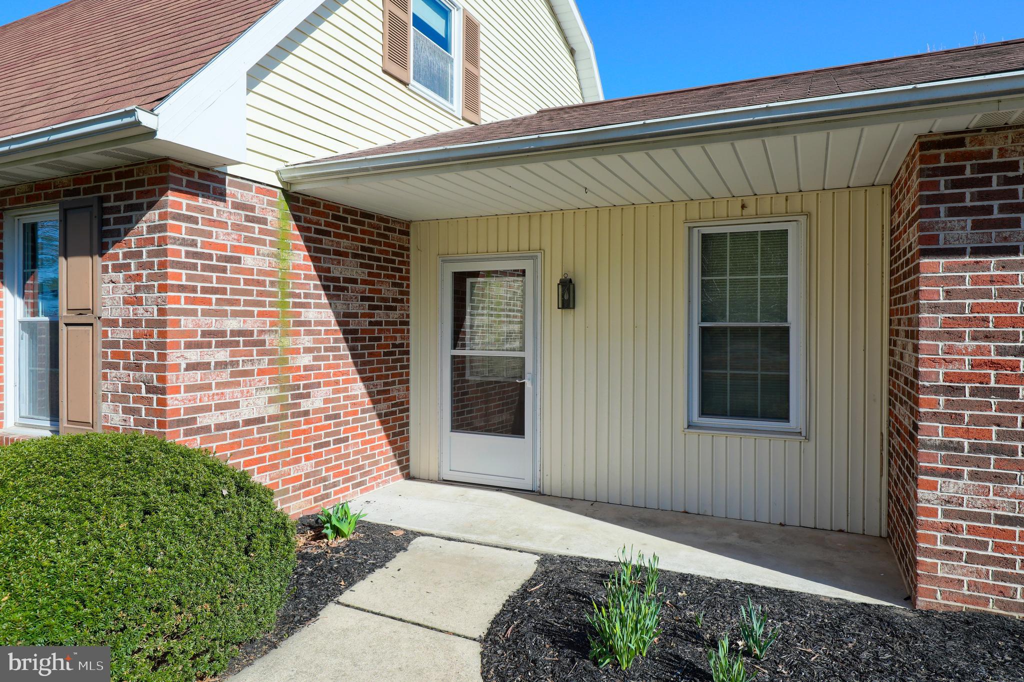6746 Elizabethtown Road Manheim, PA 17545 - Photo 7 of 51