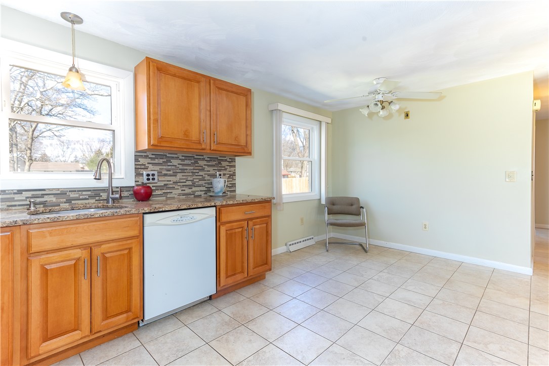 111 Pettis Drive Warwick, RI 02889 - Photo 7 of 22