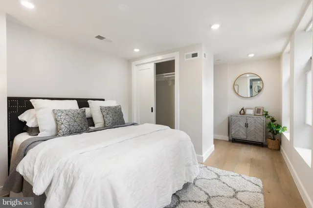 a view of entryway and hall