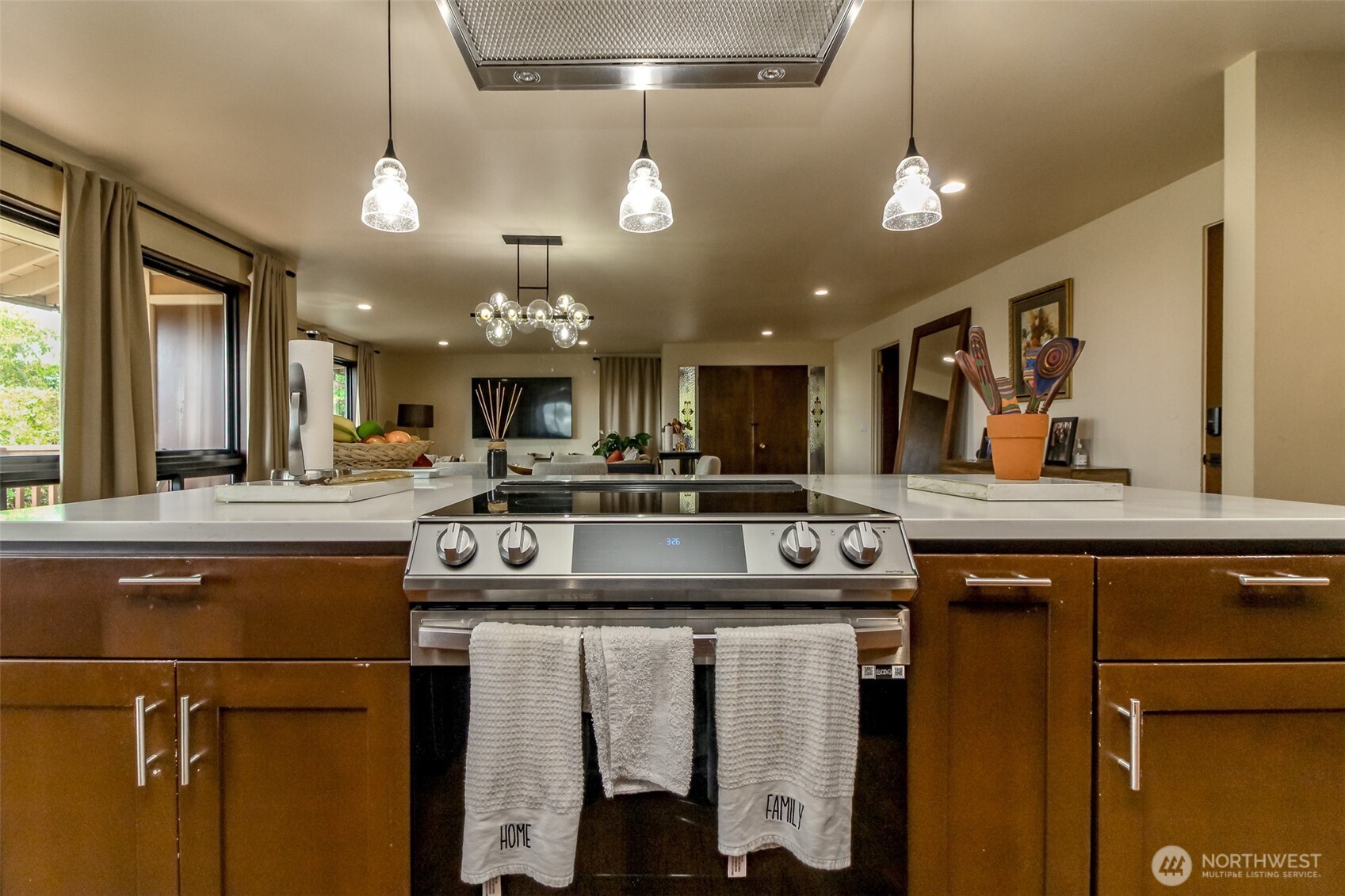 7227 South 128th Street Seattle, WA 98178 - Photo 8 of 40 Gallery Image 8
