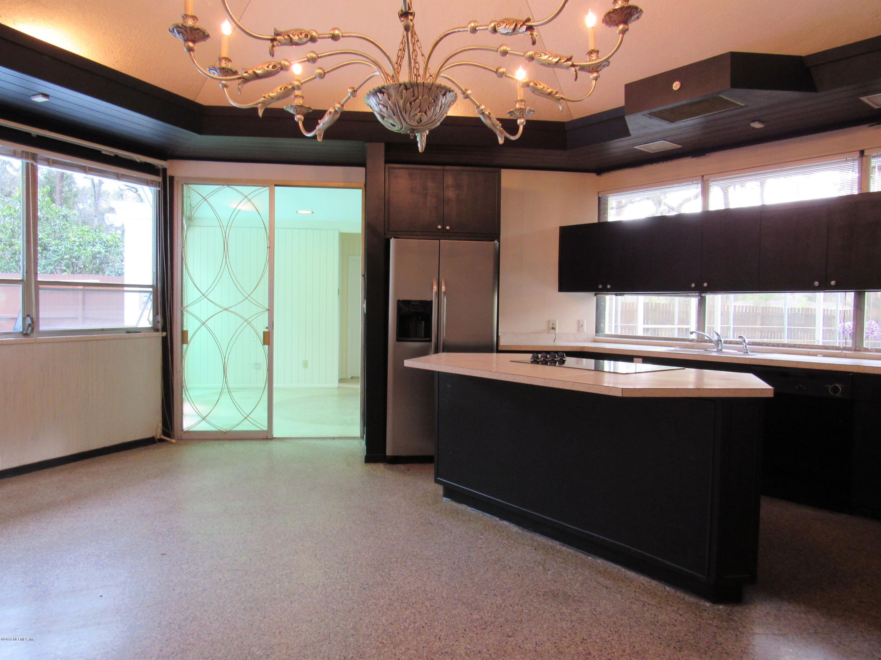 609 Seabrook Parkway Jacksonville, FL 32211 - Photo 8 of 27 Kitchen w new stainless fridge