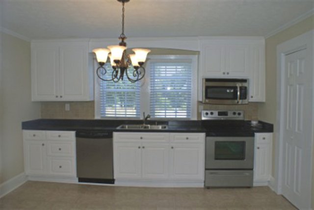 6200 Mountain View Road Taylors, SC 29687 - Photo 11 of 20