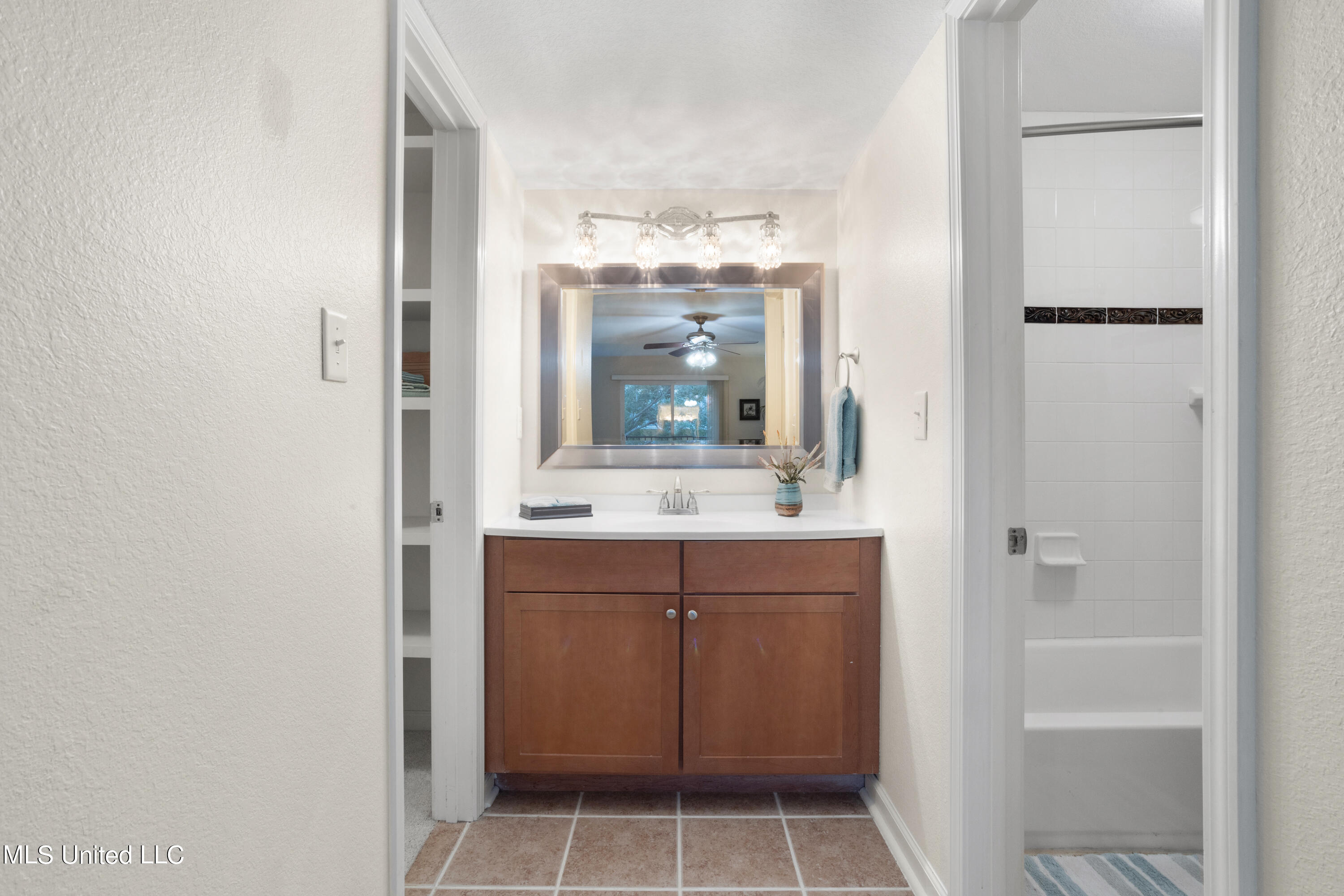 3230 Cumberland Road, Unit 30 Ocean Springs, MS 39564 - Photo 14 of 43 024