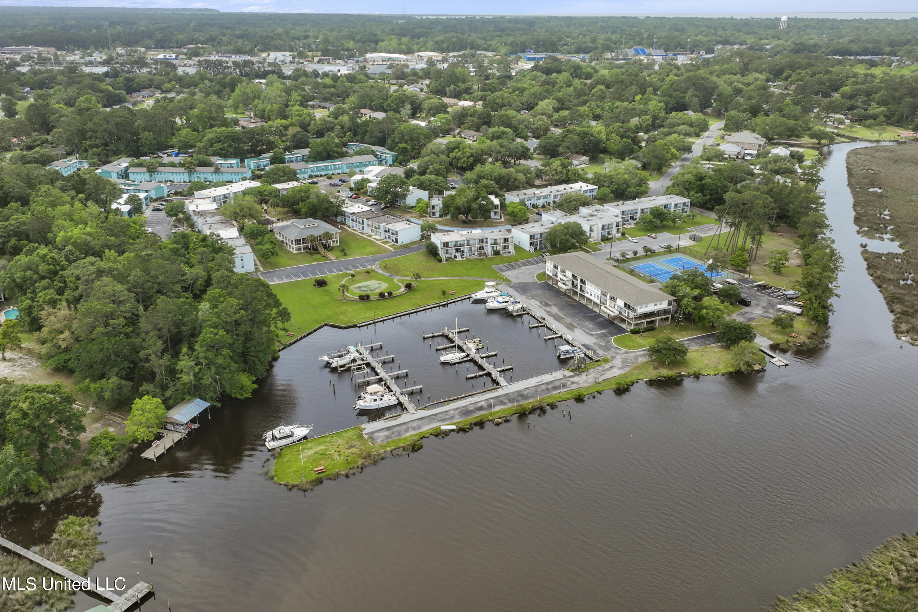 3230 Cumberland Road, Unit 30 Ocean Springs, MS 39564 - Photo 35 of 43 002