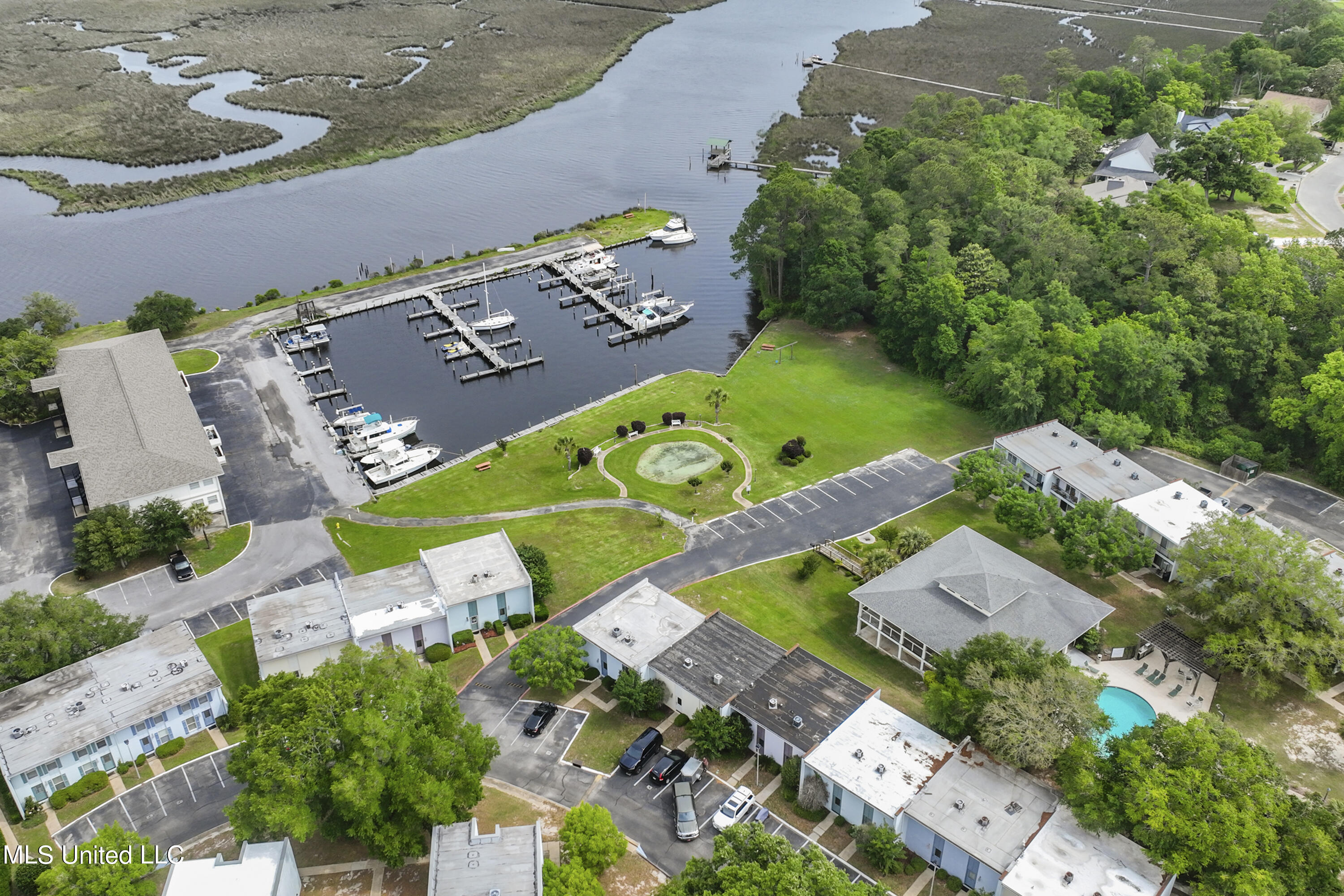 3230 Cumberland Road, Unit 30 Ocean Springs, MS 39564 - Photo 40 of 43 041