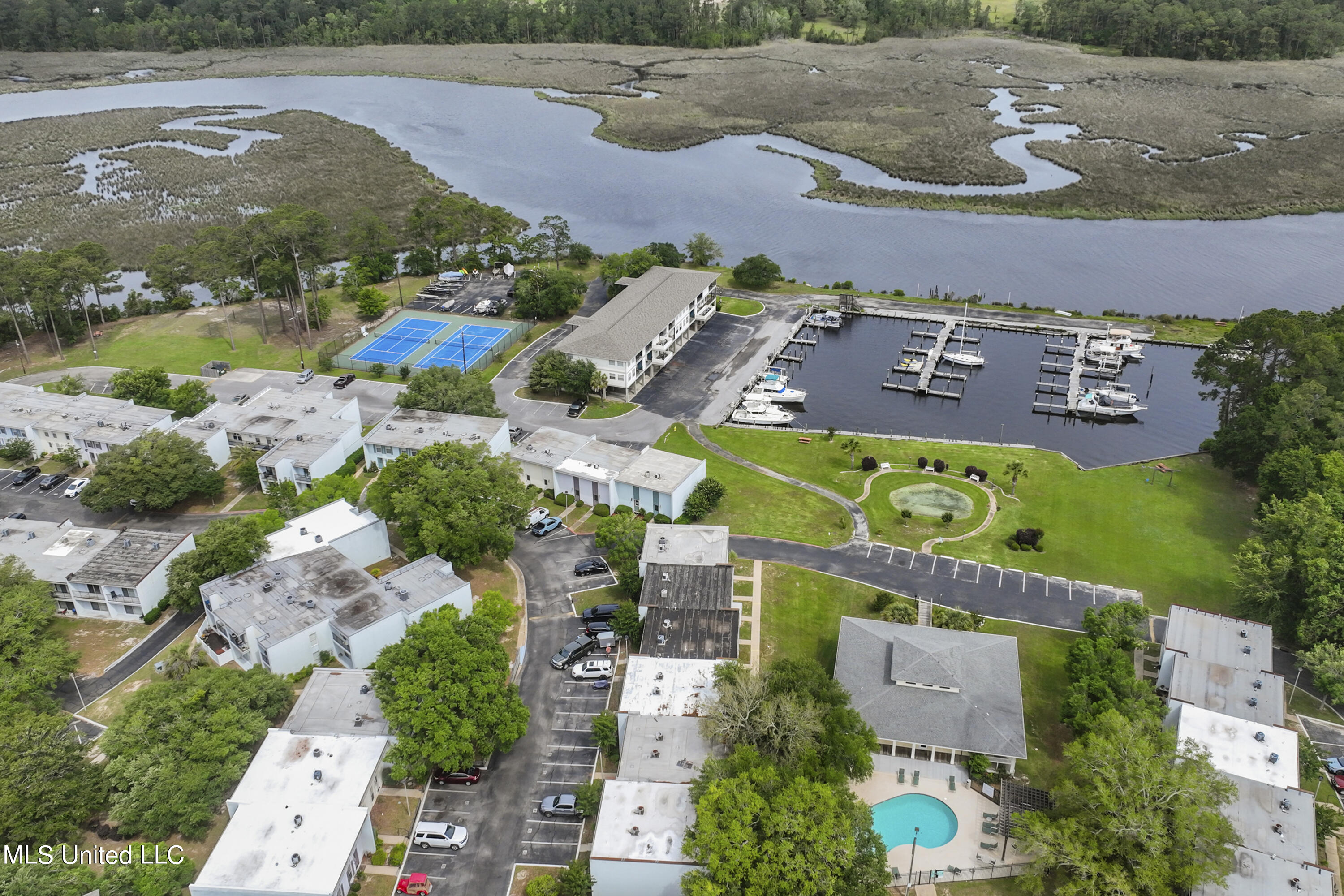 3230 Cumberland Road, Unit 30 Ocean Springs, MS 39564 - Photo 41 of 43 042