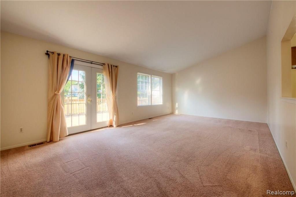 24685 Jamestowne Road Novi, MI 48375 - Photo 12 of 39