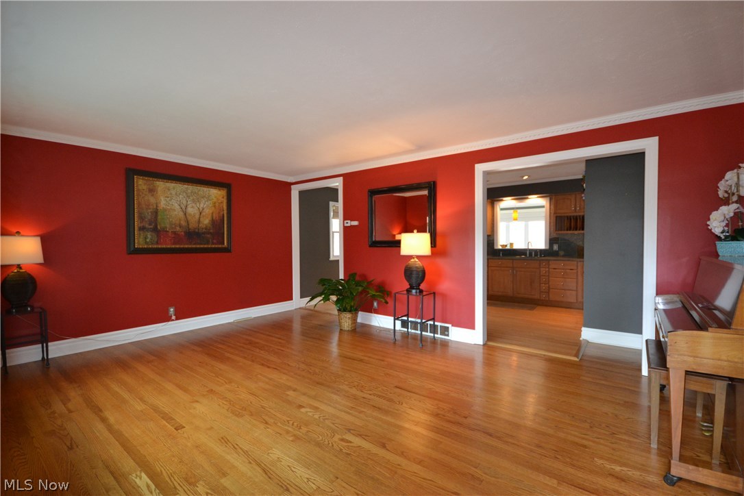 33650 Baldwin Road Solon, OH 44139 - Photo 2 of 30