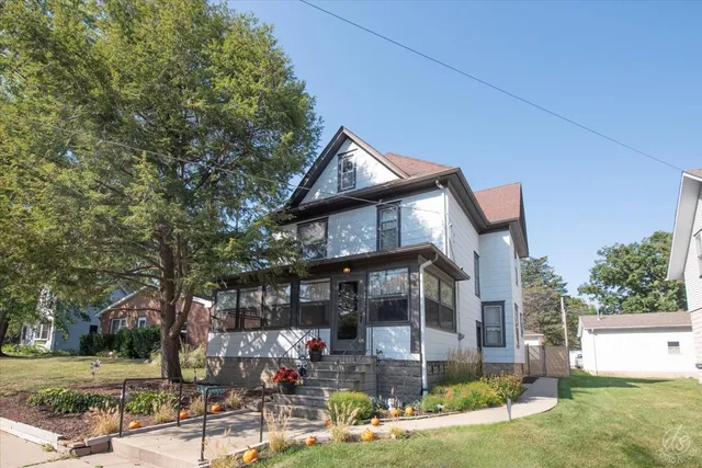 $245,000 | 847 South 1st Street, DeKalb, IL 60115