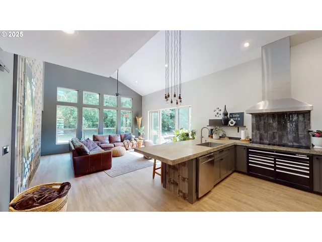 $765,000 | 95789 Saunders Creek Road, Gold Beach, OR 97444