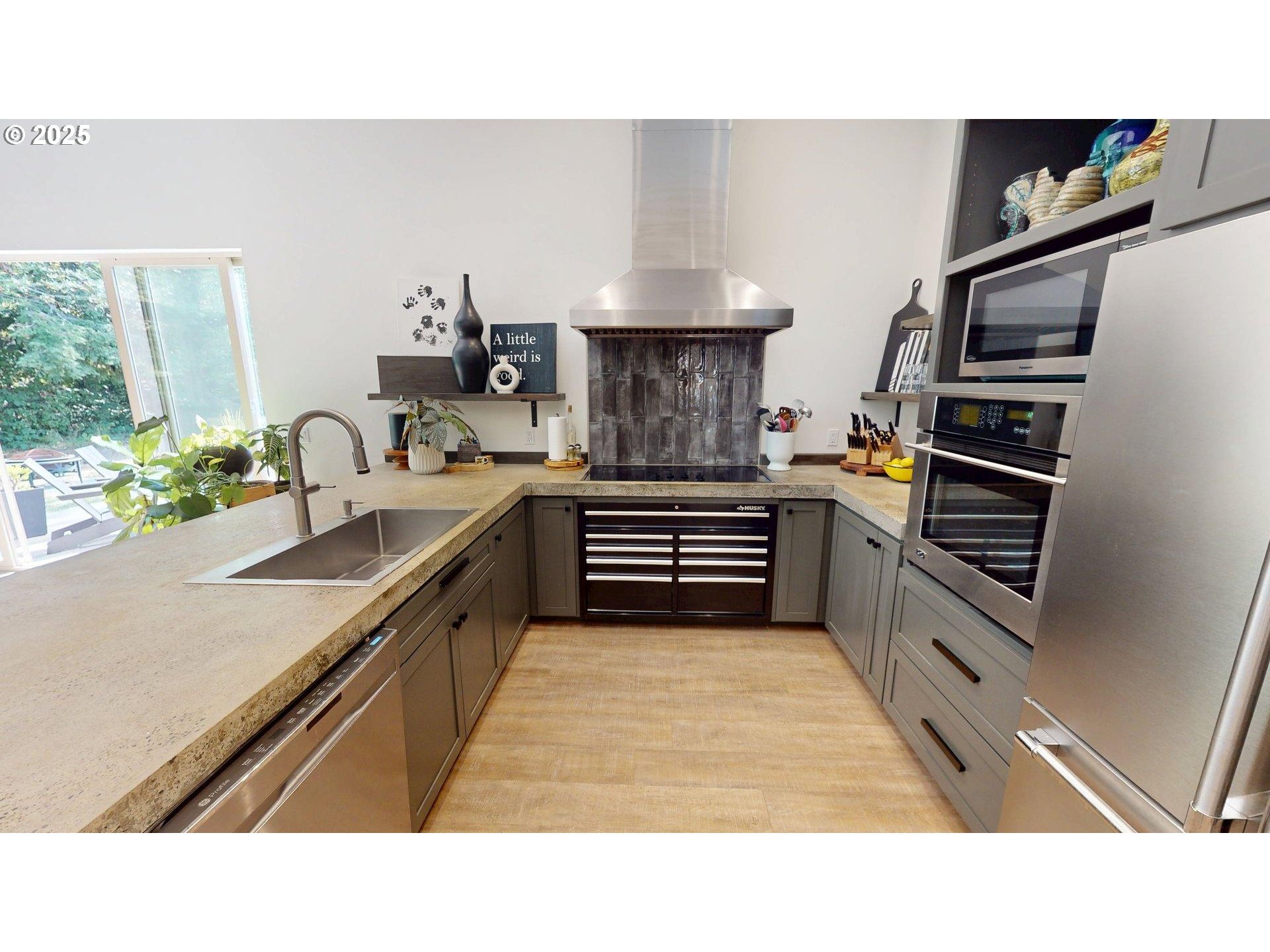 95789 Saunders Creek Road Gold Beach, OR 97444 - Photo 20 of 48 Kitchen