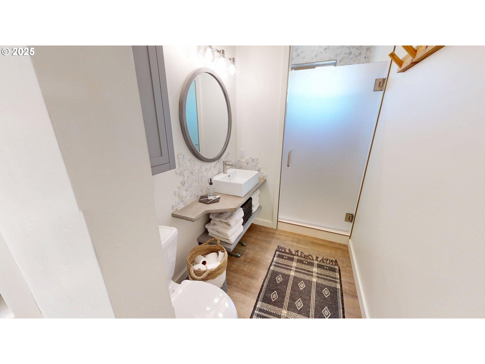 95789 Saunders Creek Road Gold Beach, OR 97444 - Photo 27 of 48 Owner's Suite Bathroom