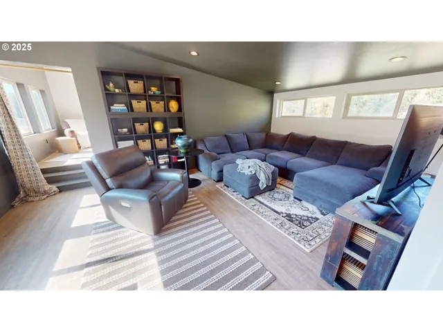 $765,000 | 95789 Saunders Creek Road, Gold Beach, OR 97444