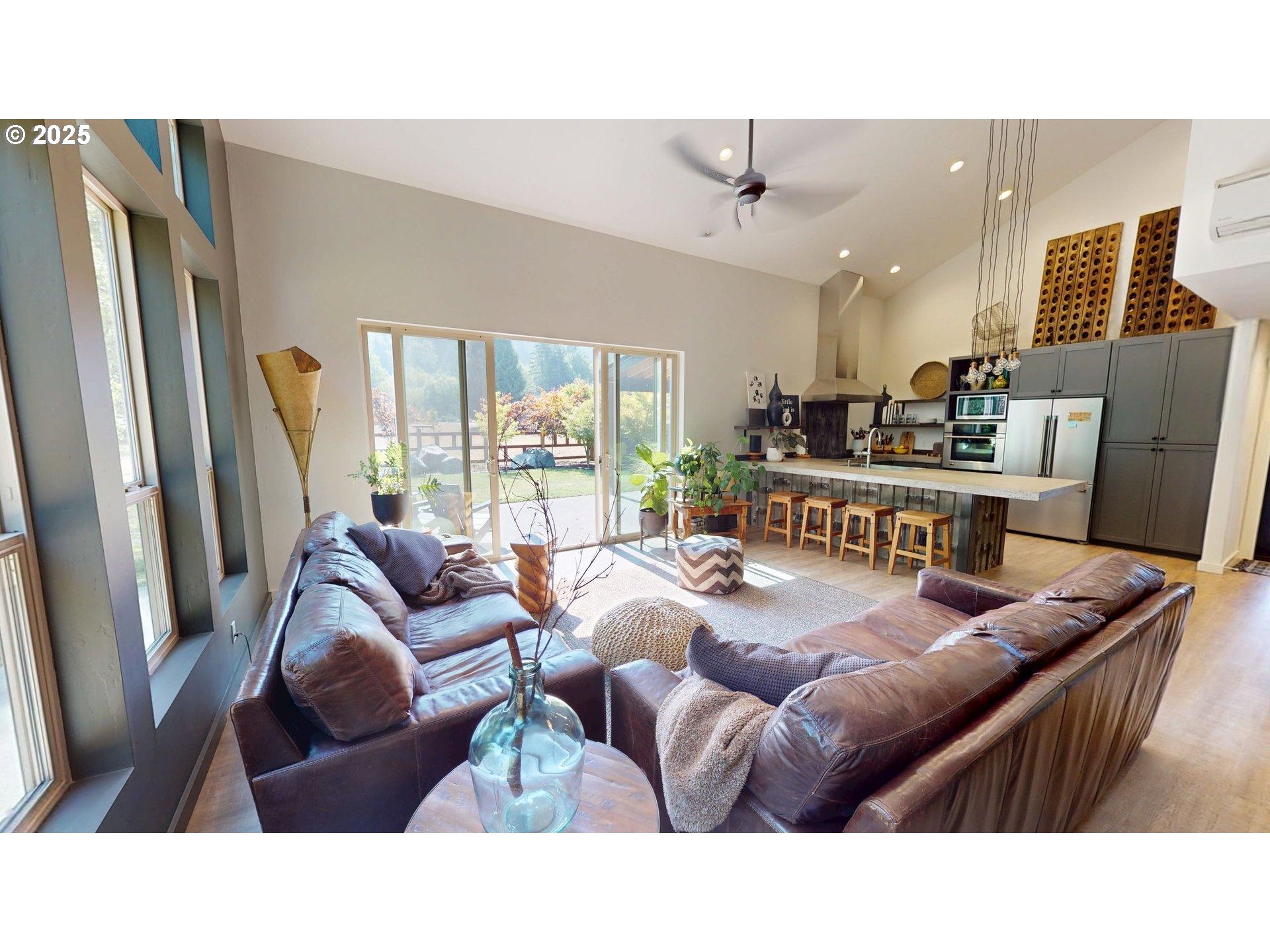 95789 Saunders Creek Road Gold Beach, OR 97444 - Photo 8 of 48 Living Room