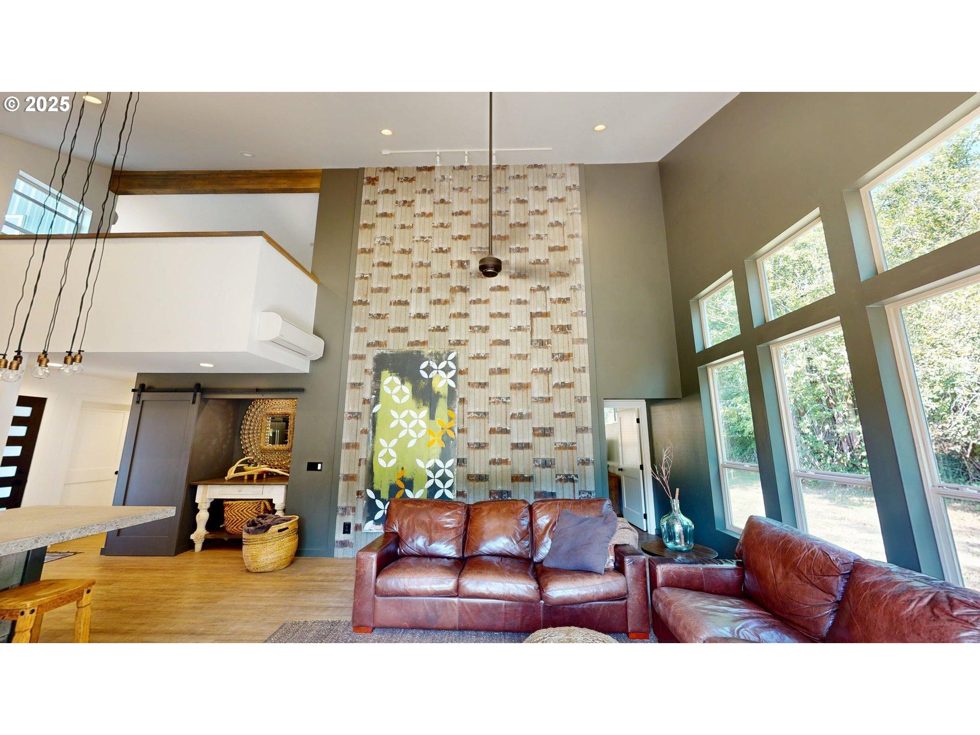 95789 Saunders Creek Road Gold Beach, OR 97444 - Photo 9 of 48 Living Room