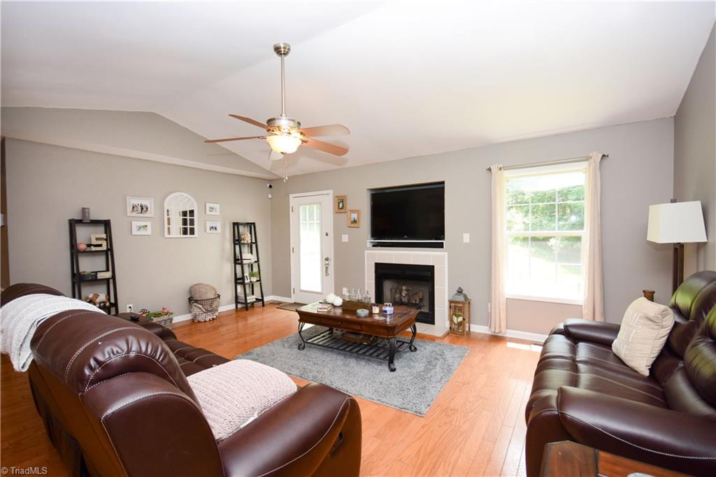 3733 Earnhardt Road Asheboro, NC 27205 - Photo 4 of 30 Gallery Image 4