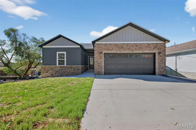 $399,900 | 208 East 6th Street, Washington, MO 63090