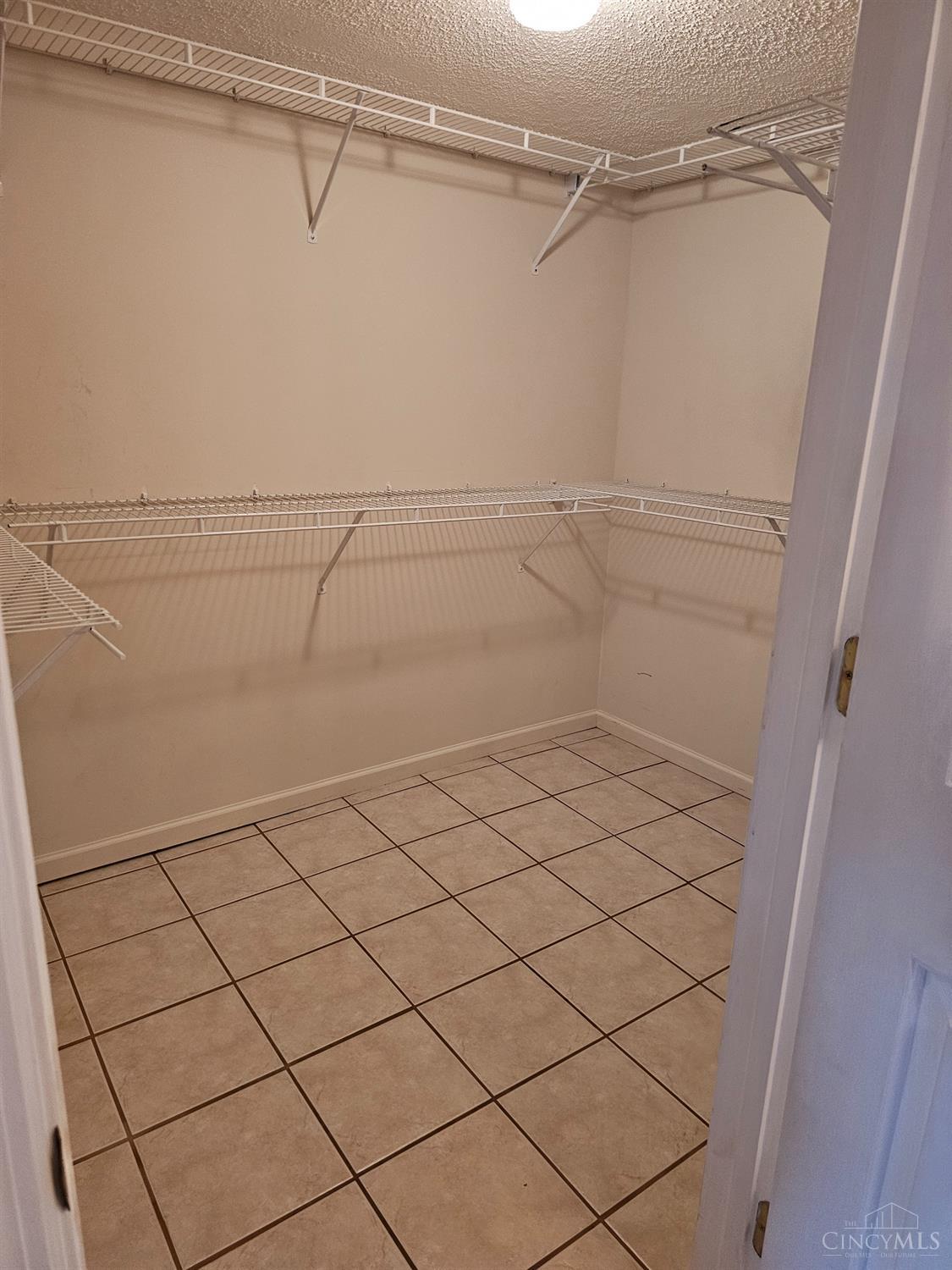 7620 Cheviot Road, Unit 408 Cincinnati, OH 45247 - Photo 14 of 20 Primary large bedroom with lake view, attached Bathroom and walk-in Closet