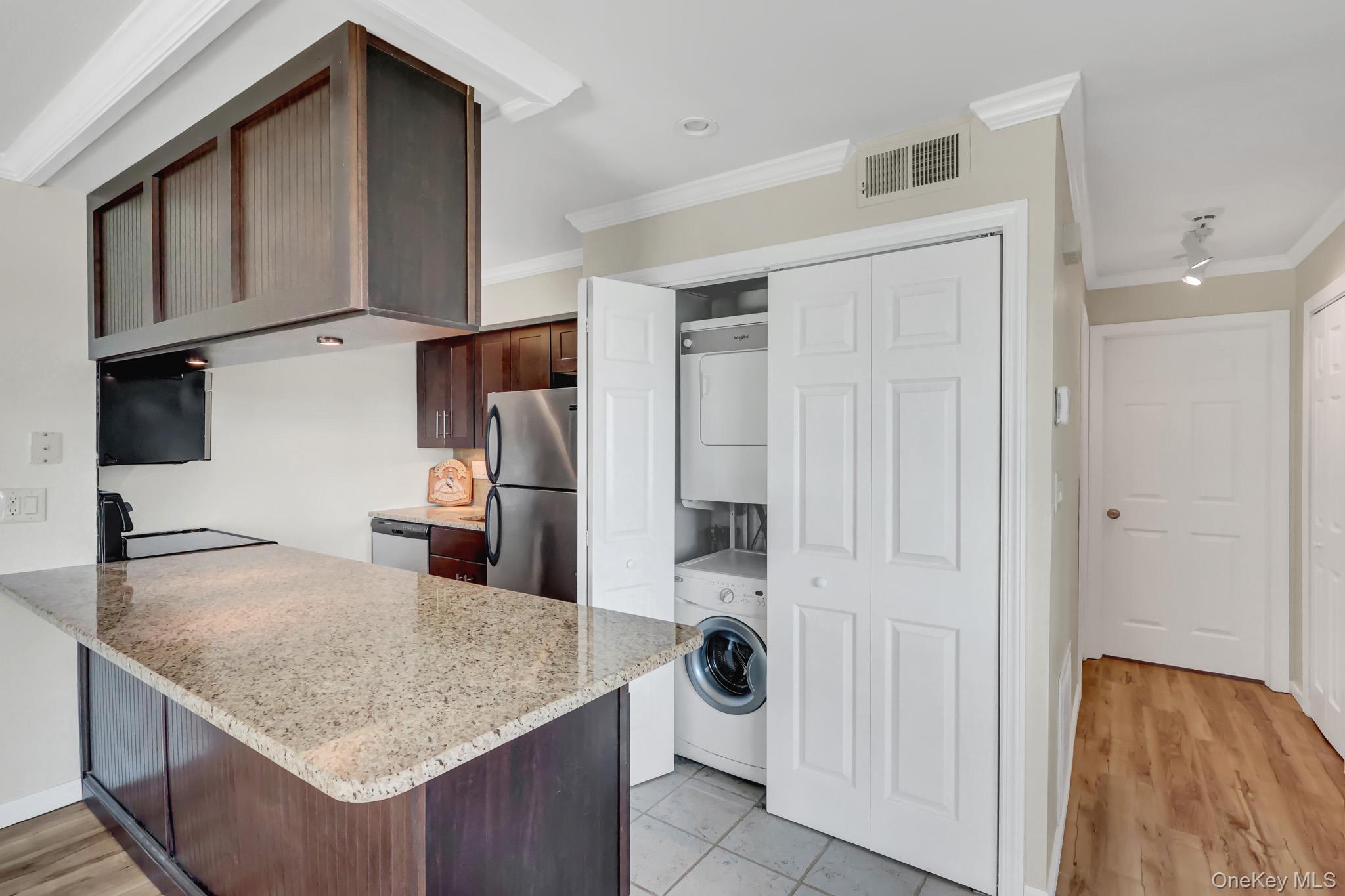 1 Anchorage Way, Unit 601 Freeport, NY 11520 - Photo 20 of 38