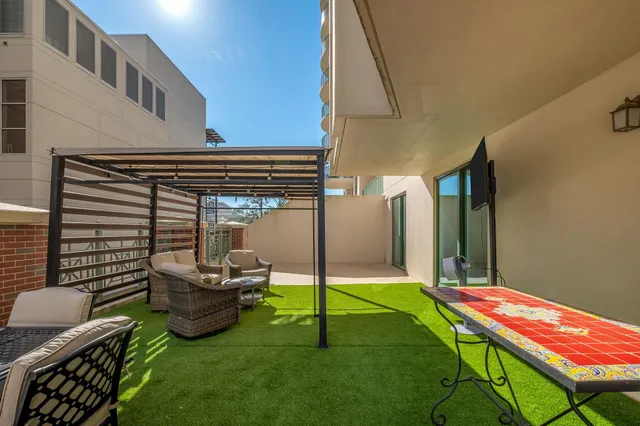 $340,000 | 300 South Duval Street, Unit 508, Tallahassee, FL 32301