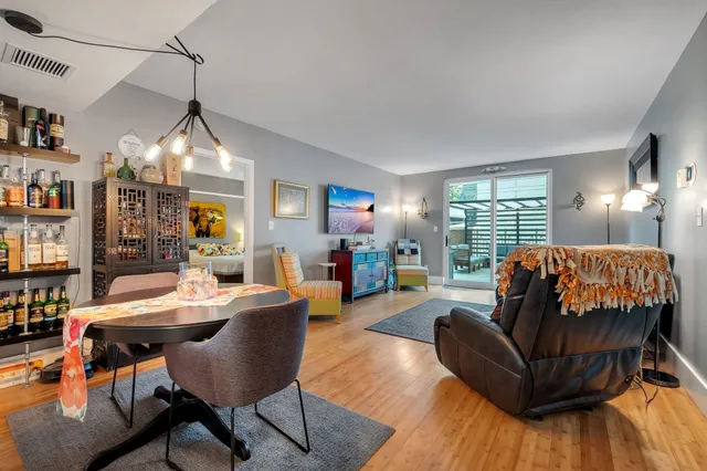 $340,000 | 300 South Duval Street, Unit 508, Tallahassee, FL 32301