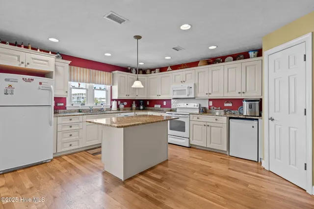 $929,000 | 406 Ocean Boulevard West, Holden Beach, NC 28462