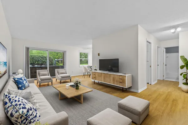 $99,900 | 10113 West 34th Street, Unit 105, Hopkins, MN 55305