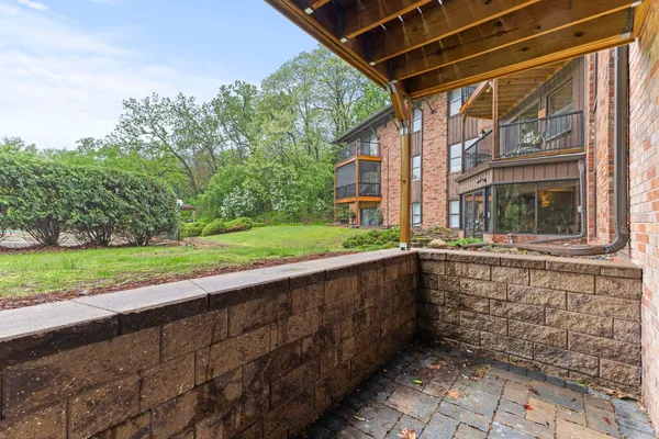 $99,900 | 10113 West 34th Street, Unit 105, Hopkins, MN 55305