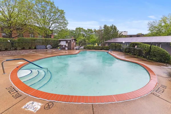 $99,900 | 10113 West 34th Street, Unit 105, Hopkins, MN 55305