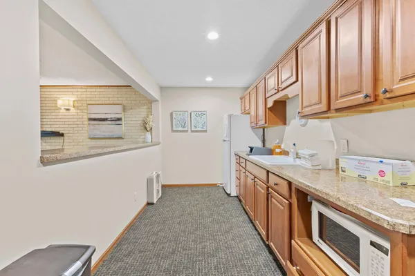 $99,900 | 10113 West 34th Street, Unit 105, Hopkins, MN 55305
