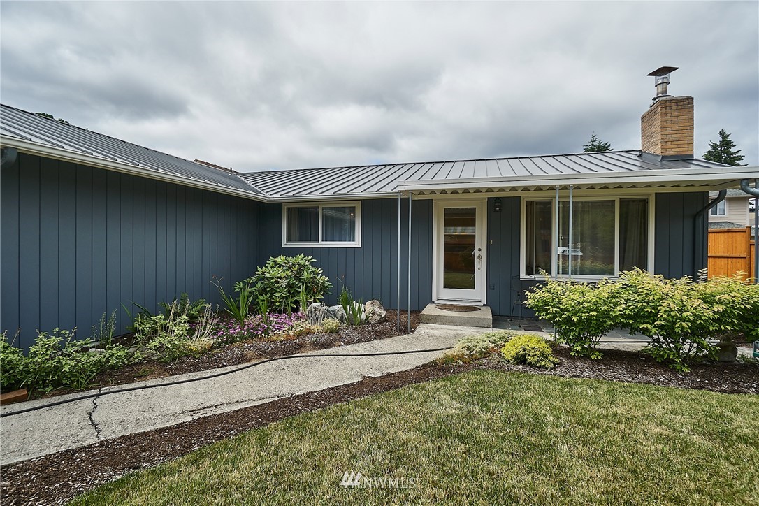 3903 Meadow Avenue North Renton, WA 98056 - Photo 2 of 18 Gallery Image 2