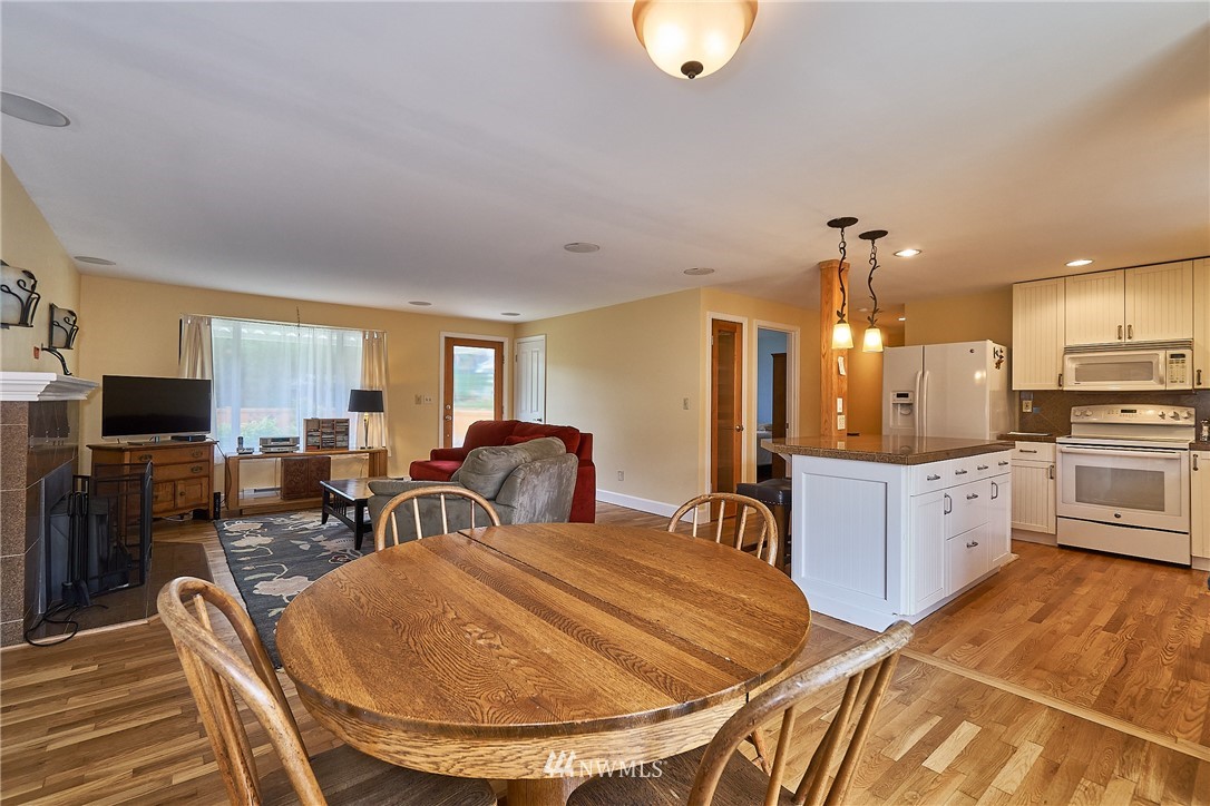 3903 Meadow Avenue North Renton, WA 98056 - Photo 6 of 18 Gallery Image 6