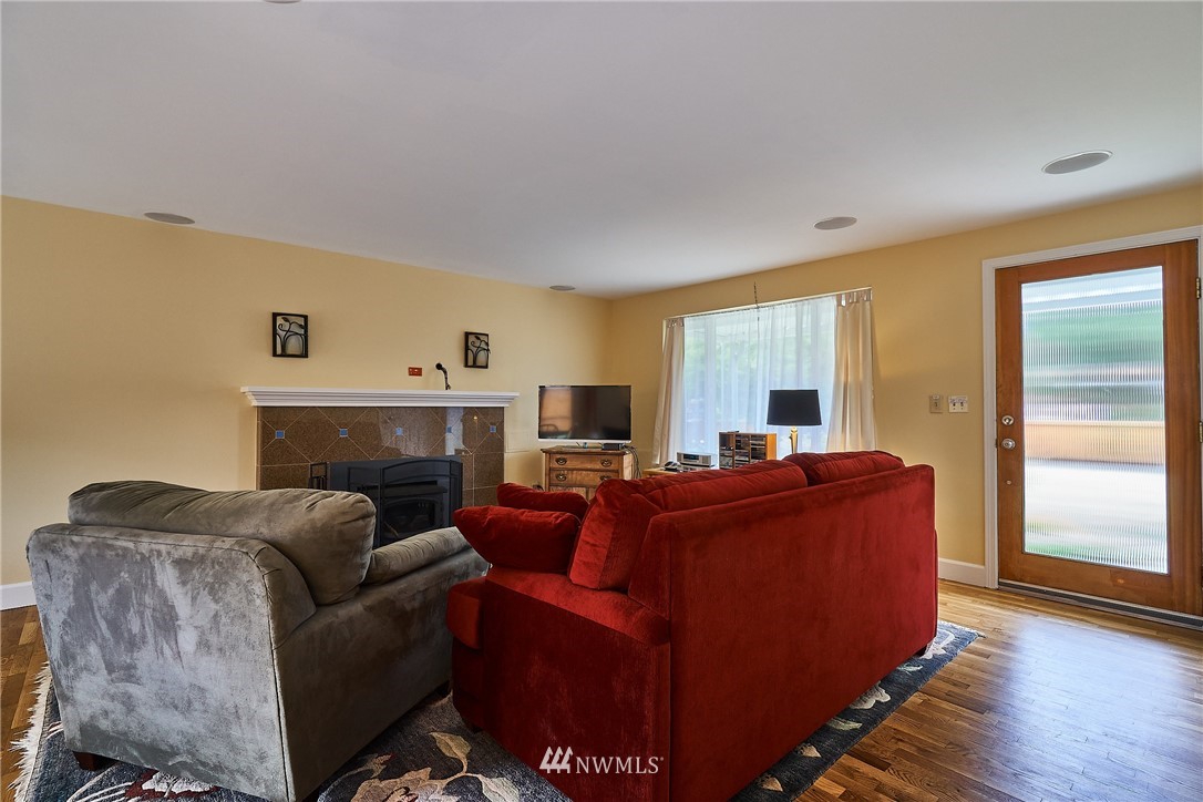 3903 Meadow Avenue North Renton, WA 98056 - Photo 10 of 18 Gallery Image 10