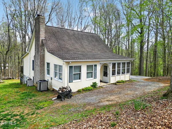 $405,000 | 12034 Waterhouse Lane, Meadowview, VA 24361