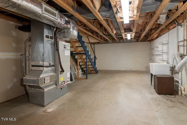 $429,900 | 12034 Waterhouse Lane, Meadowview, VA 24361