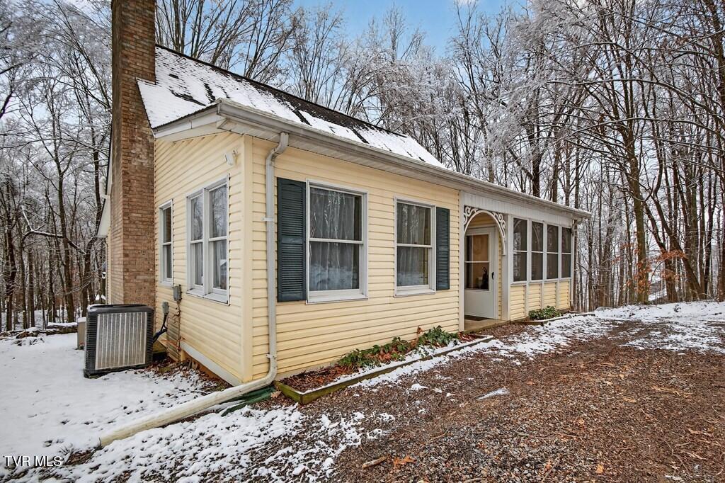 12034 Waterhouse Lane Meadowview, VA 24361 - Photo 5 of 51 104340_15