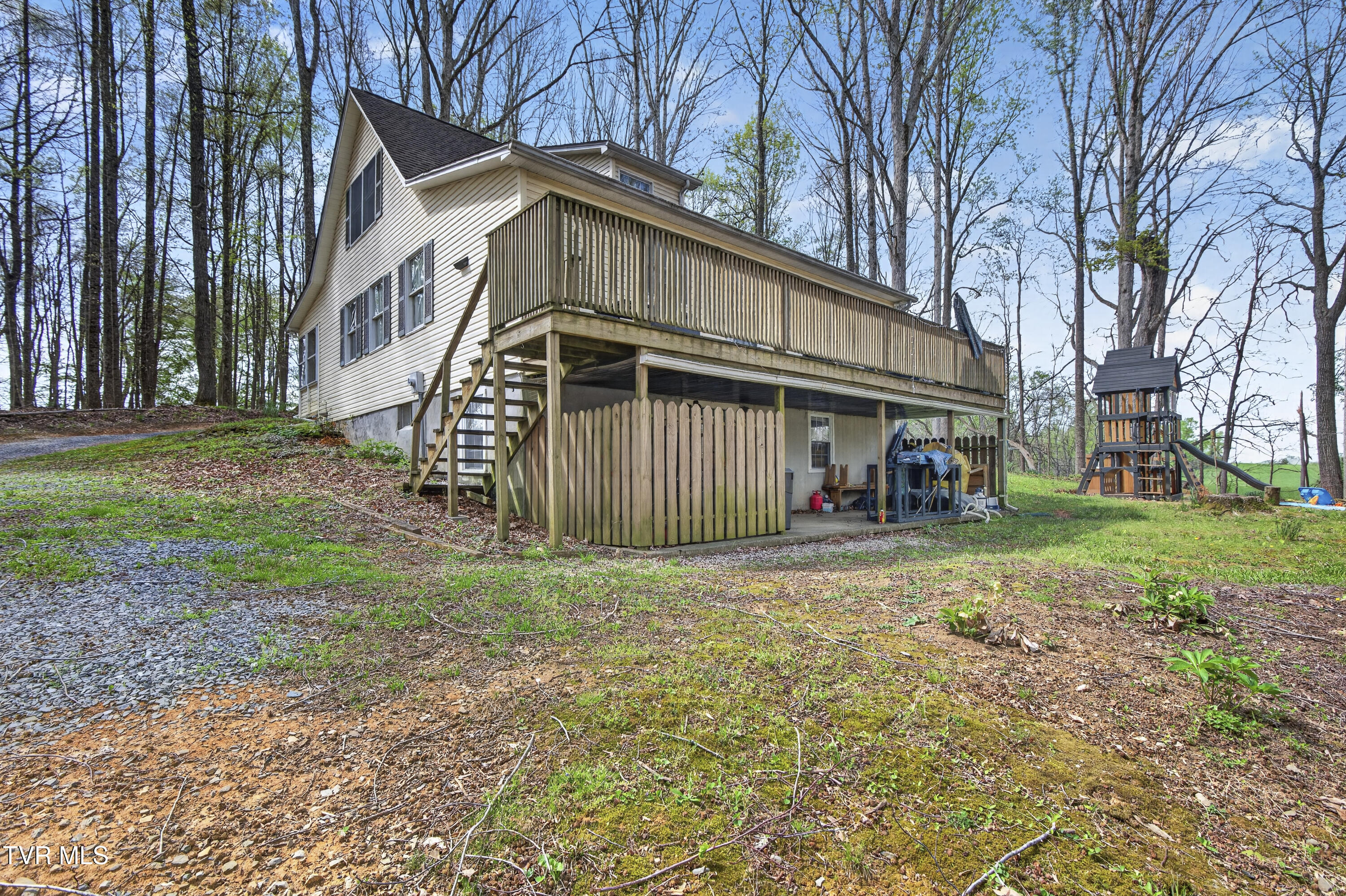 12034 Waterhouse Lane Meadowview, VA 24361 - Photo 5 of 42 12034-Waterhouse-Ln-Meadowview-VA Matt-S