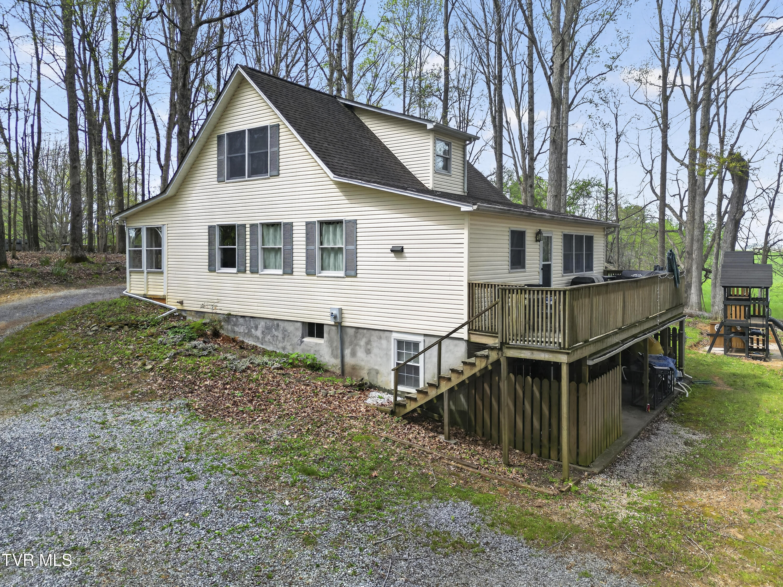 12034 Waterhouse Lane Meadowview, VA 24361 - Photo 7 of 42 12034-Waterhouse-Ln-Meadowview-VA Matt-S