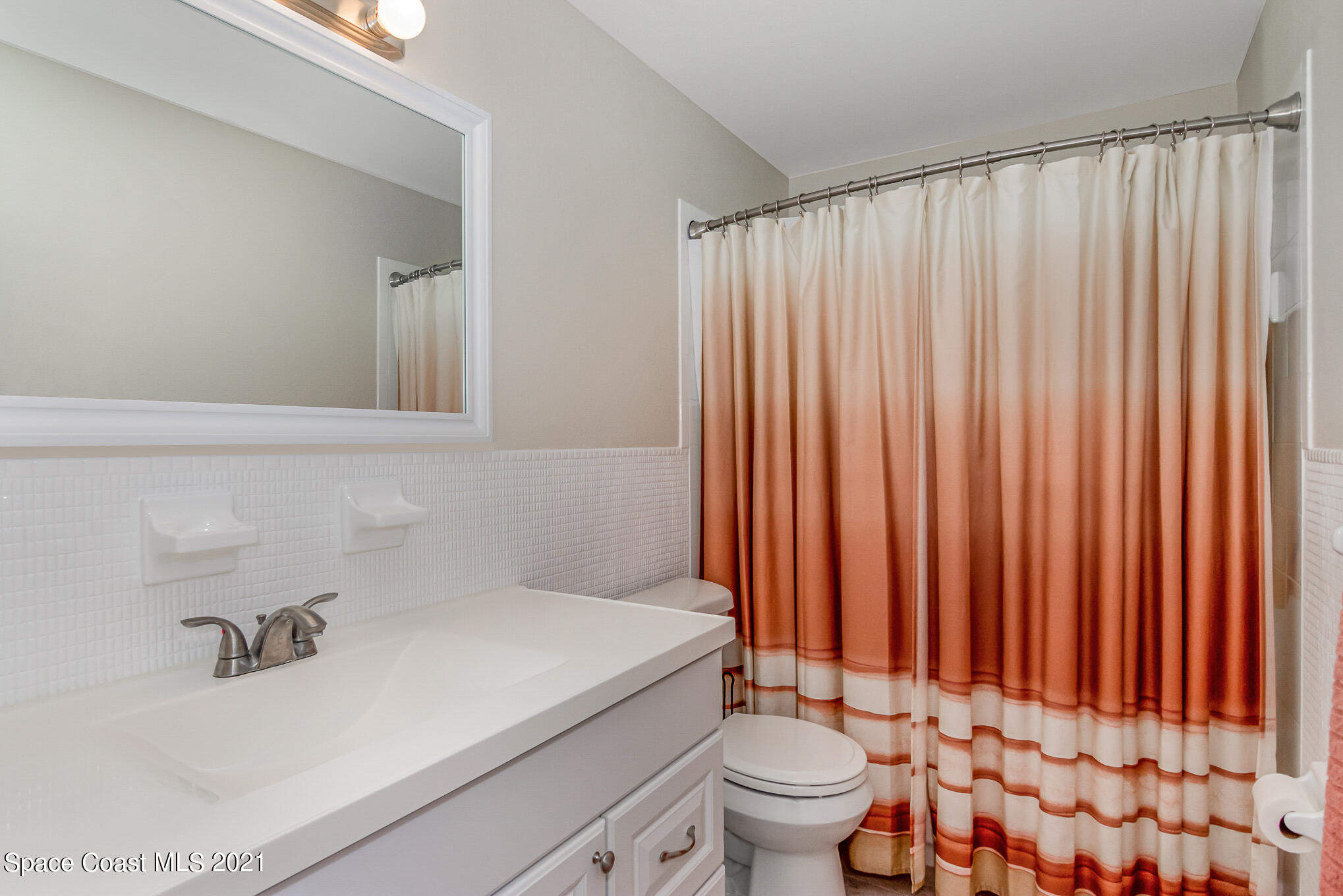 983 Beacon Road Rockledge, FL 32955 - Photo 14 of 22 Guest Bathroom